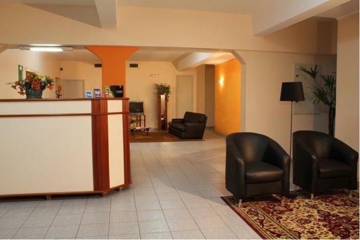 Euro Hotel Куритиба Екстериор снимка