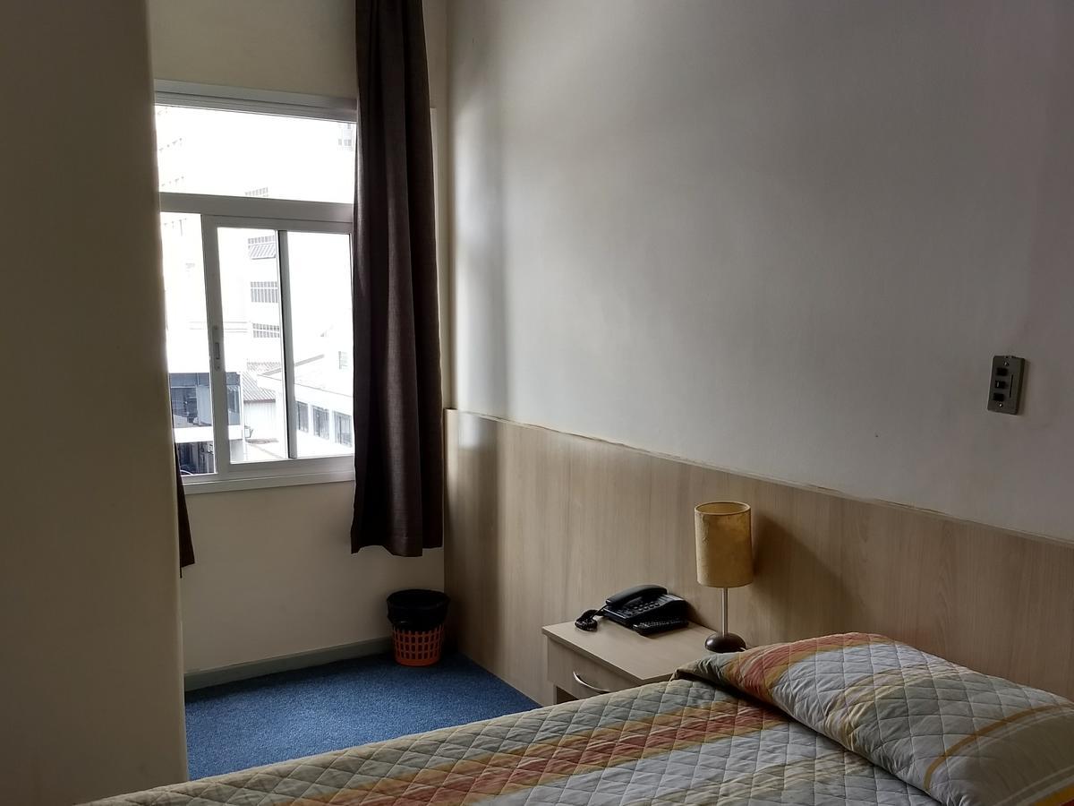Euro Hotel Куритиба Екстериор снимка
